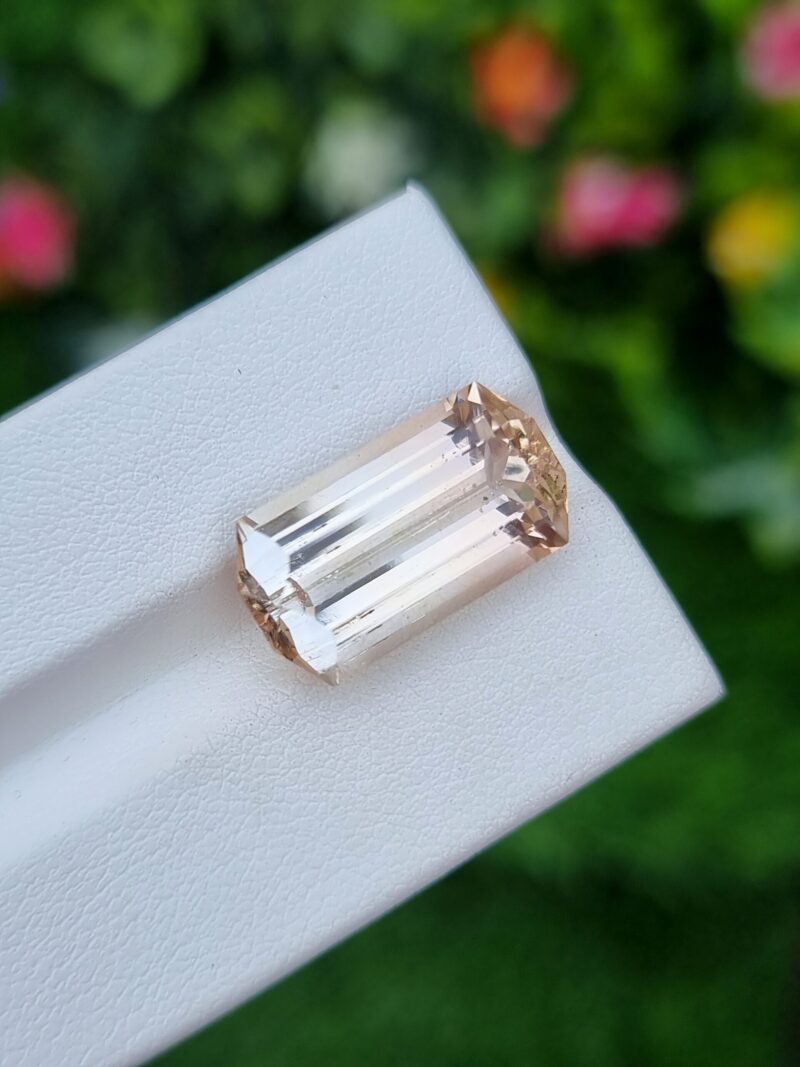 13.60 ct Bicolor Imperial Topaz Gem - Natural Beauty from Katlang for Exquisite Designs