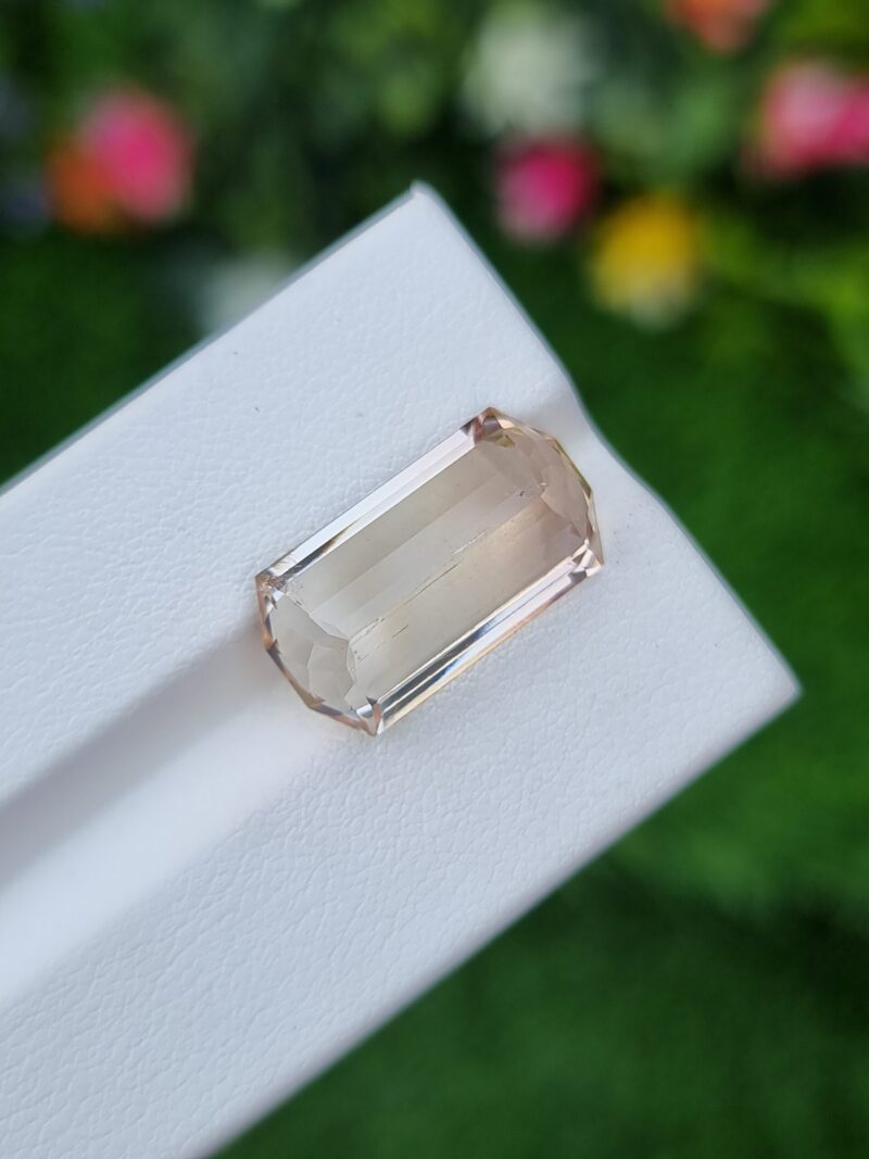 13.60 ct Bicolor Imperial Topaz Gem - Natural Beauty from Katlang for Exquisite Designs