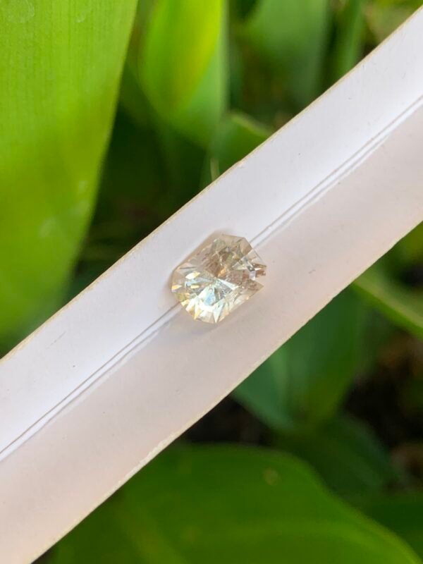 Imperial Topaz Orange Yellowish From Katlang | 2.59 ct |