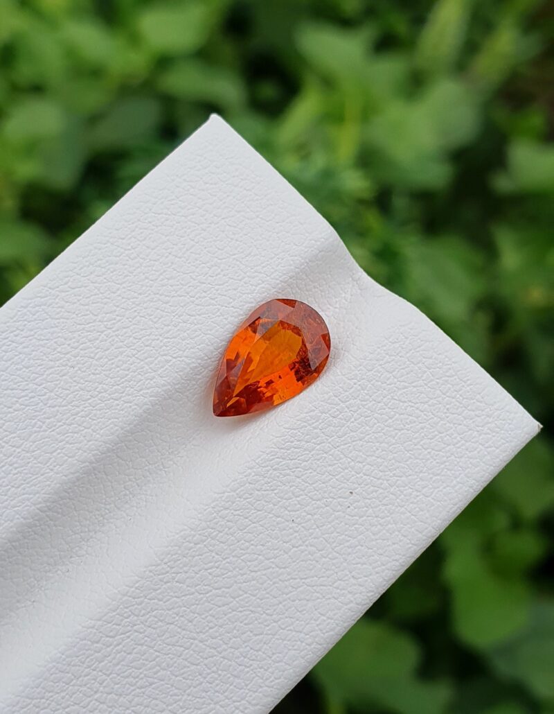 Clinohumite from tajikistan