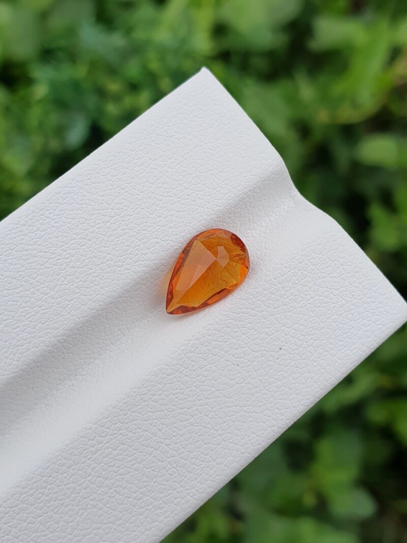 Clinohumite from tajikistan