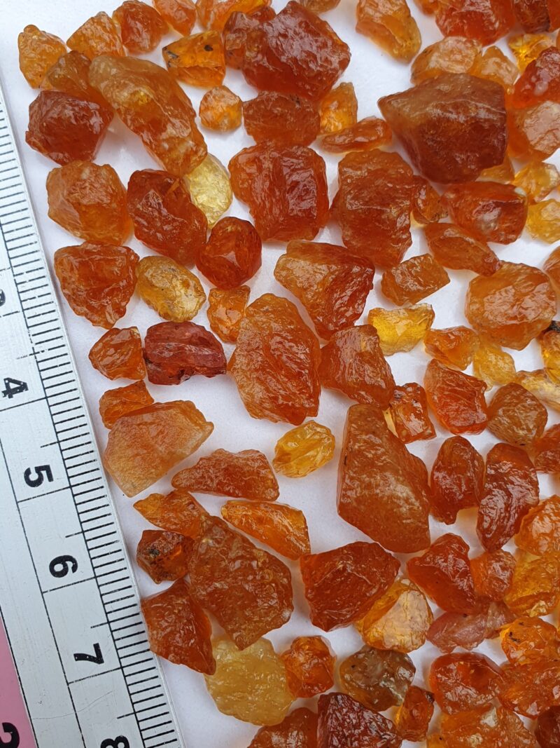 Raw clinohumite stone lot from Tajikistan 139 gram