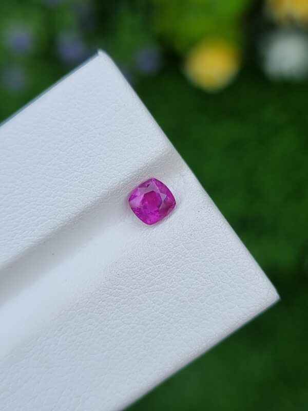 Pink sapphire stone from afghanistan