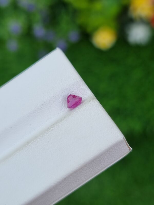 Pink sapphire stone from afghanistan