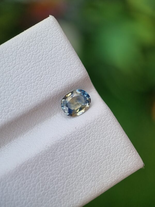 0.72 ct Bicolor Natural Sapphire - Gemstone | Oval Shape | Light Blue and Light Yellow