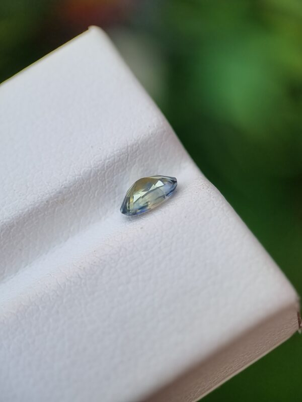 0.72 ct Bicolor Natural Sapphire - Gemstone | Oval Shape | Light Blue and Light Yellow