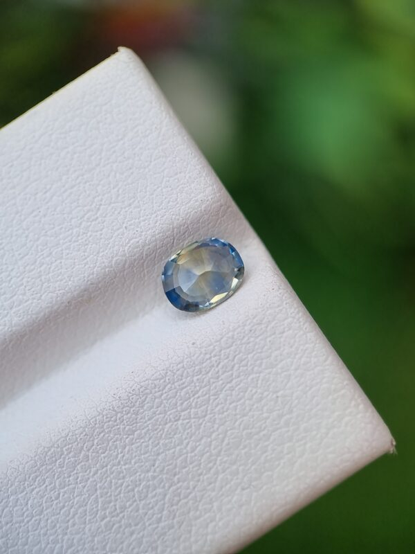 0.72 ct Bicolor Natural Sapphire - Gemstone | Oval Shape | Light Blue and Light Yellow