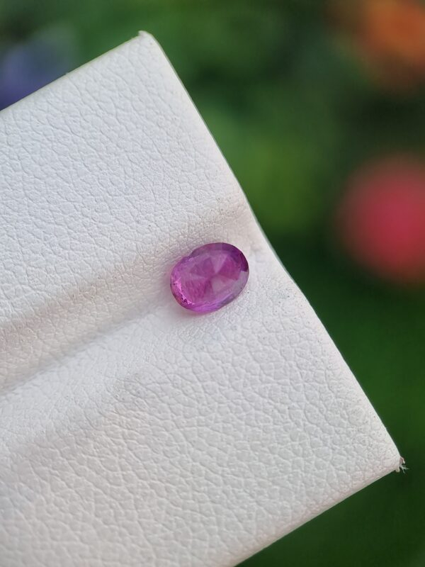 0.69 ct Natural Purplish Pink Sapphire - Oval & Mixed Cut Gemstone | Certified