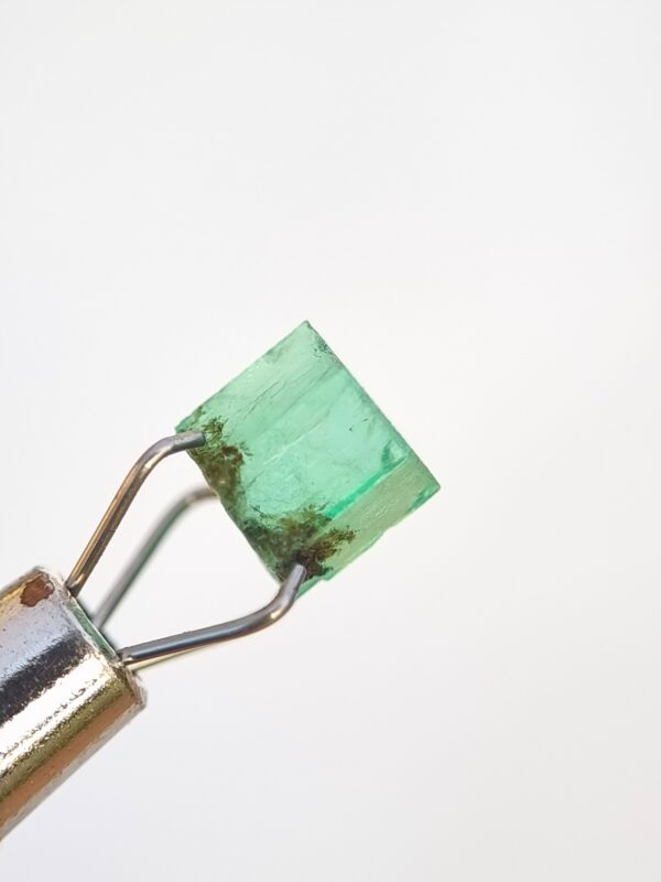 Natural emerald 1.37 ct raw uncut green crystal from Swat, Pakistan