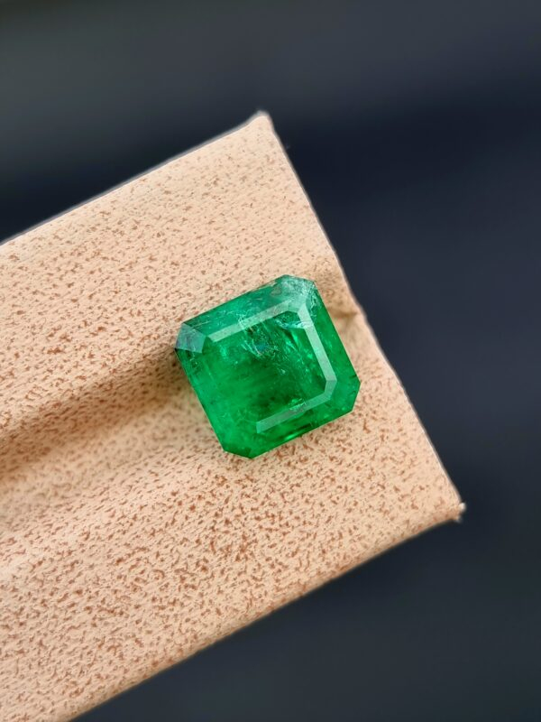 Natural 4.20 Ct Emerald Step Cut – Green