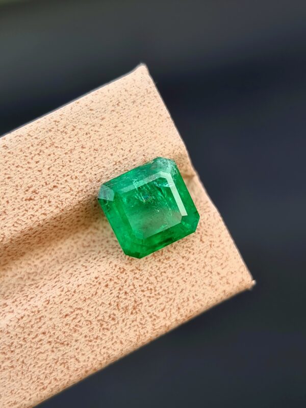 Natural 4.20 Ct Emerald Step Cut – Green