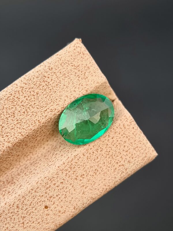 Natural 2.71 Ct Oval Emerald Mixed Cut – Green
