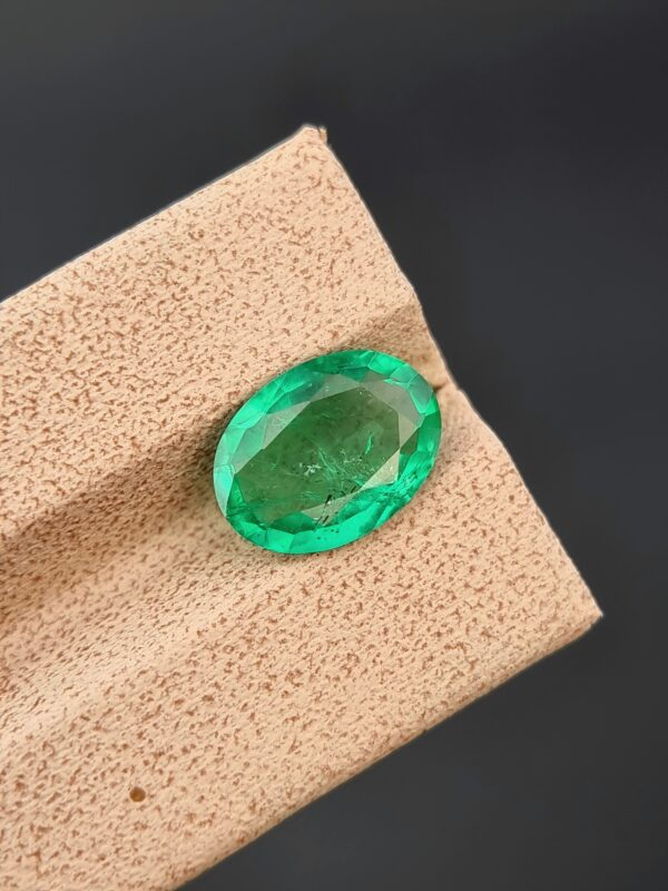 Natural 2.71 Ct Oval Emerald Mixed Cut – Green