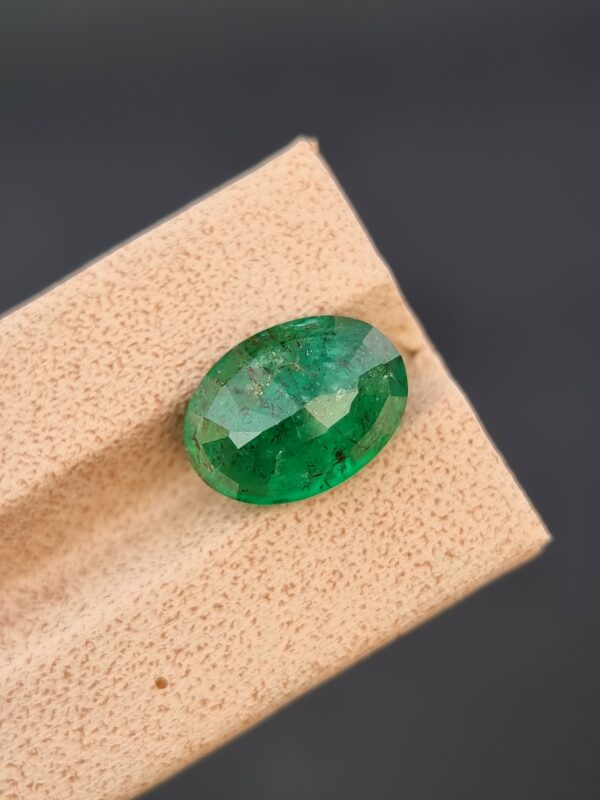 Natural 6.40 Ct Oval Emerald Mixed Cut – Green