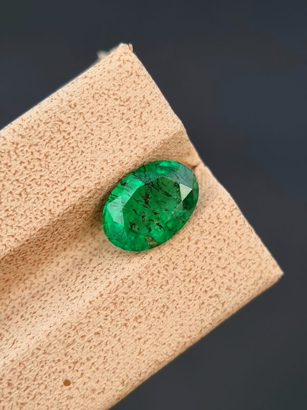 Natural 2.64 Ct Oval Emerald Mixed Cut – Green