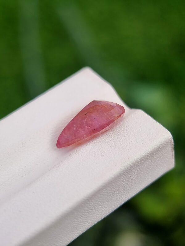 Natural Padparadscha Sapphire 6.68 ct Pear Cut – Orangish Pink, Untreated, Certified