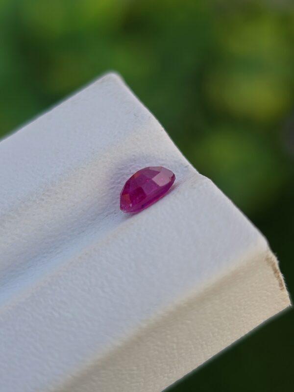 Natural Purplish Pink Sapphire – 0.79 Ct Oval-Cut, Untreated, Afghanistan