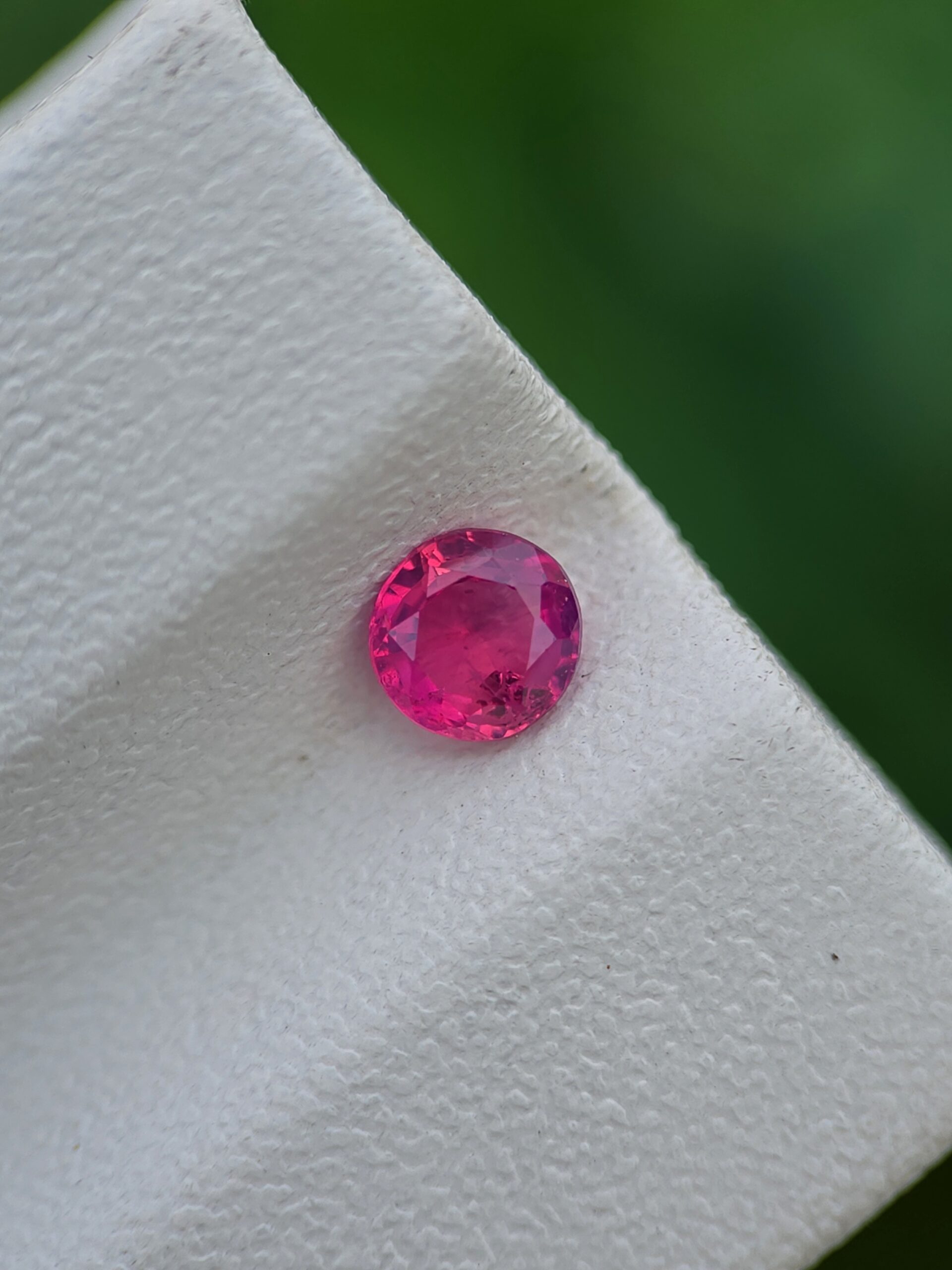 0.38 ct Orangish Pink Sapphire – Untreated Round Natural Gem