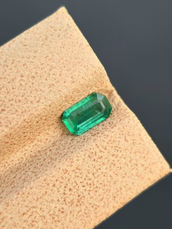 Natural 0.57 ct Green Emerald Emerald Cut from Swat Pakistan