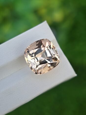 Natural Light Brown Topaz 15.14 ct cushion & mixed cut from Skardu Pakistan, transparent and certified